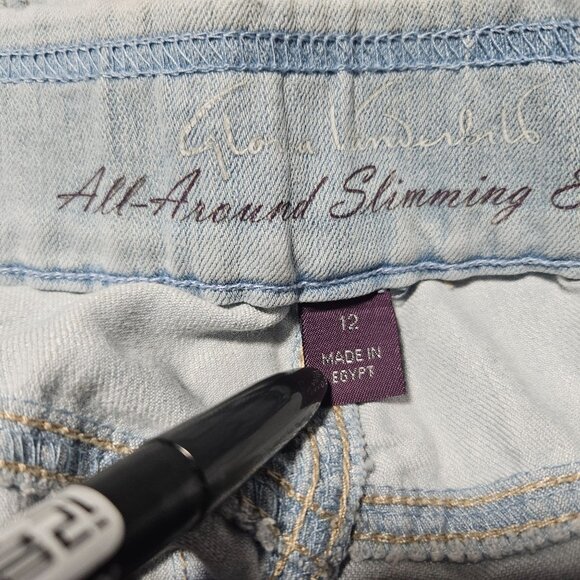Gloria Vanderbilt Slimming Jean Shorts Womens Size 12 High Rise Light Wash Denim - Picture 4 of 5